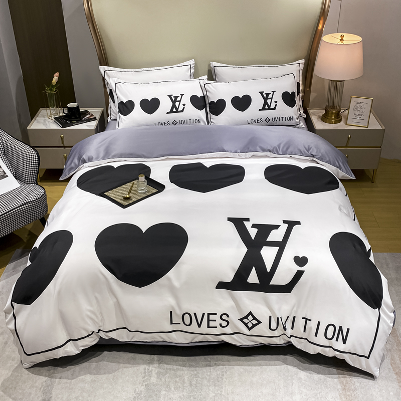 Ice Silk Bedding Set Luxury Bed Cover Sheet for Eco-friendly and Durable Sleep