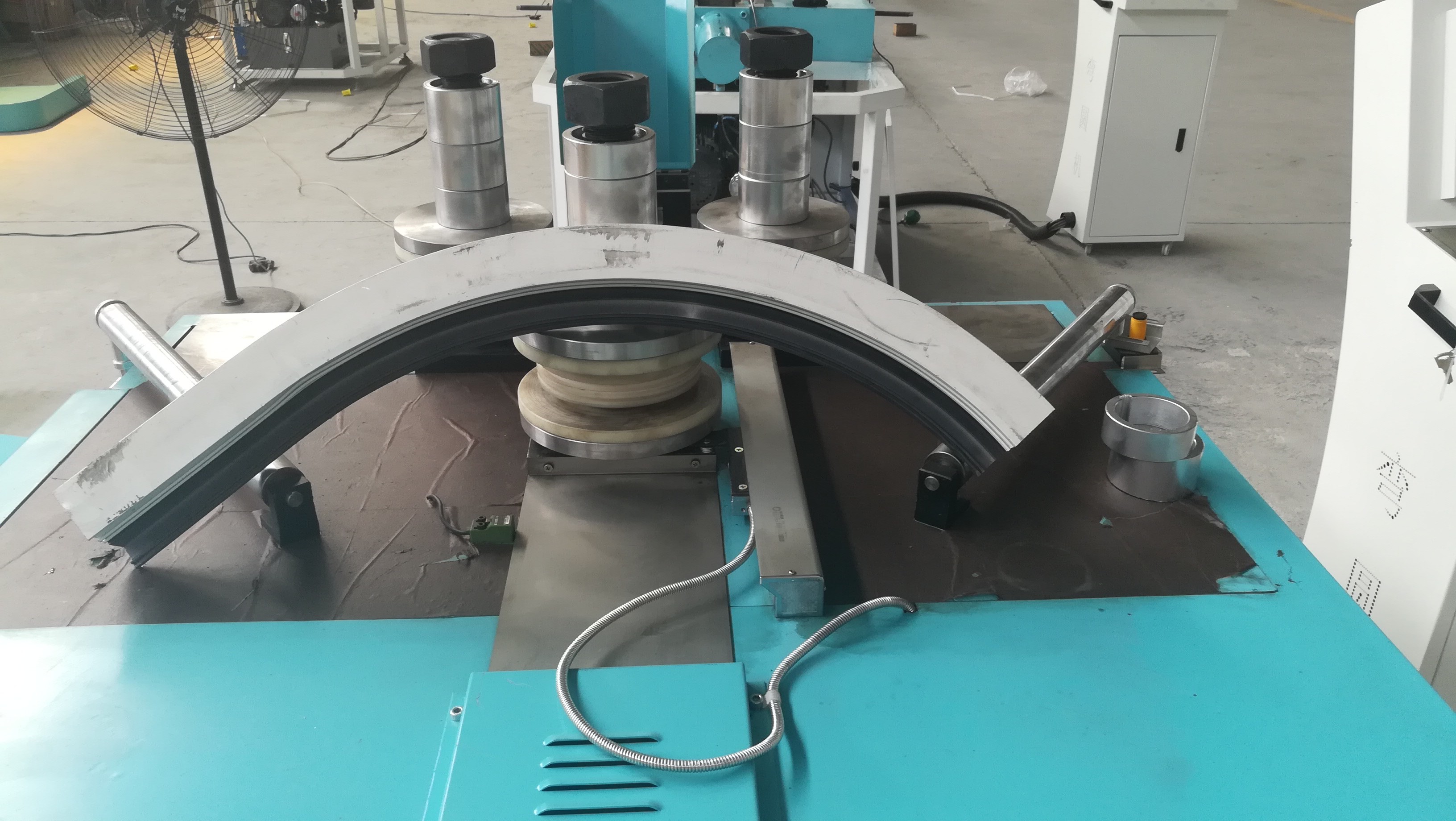 Aluminium window and door bending machine , Arch window bending machine