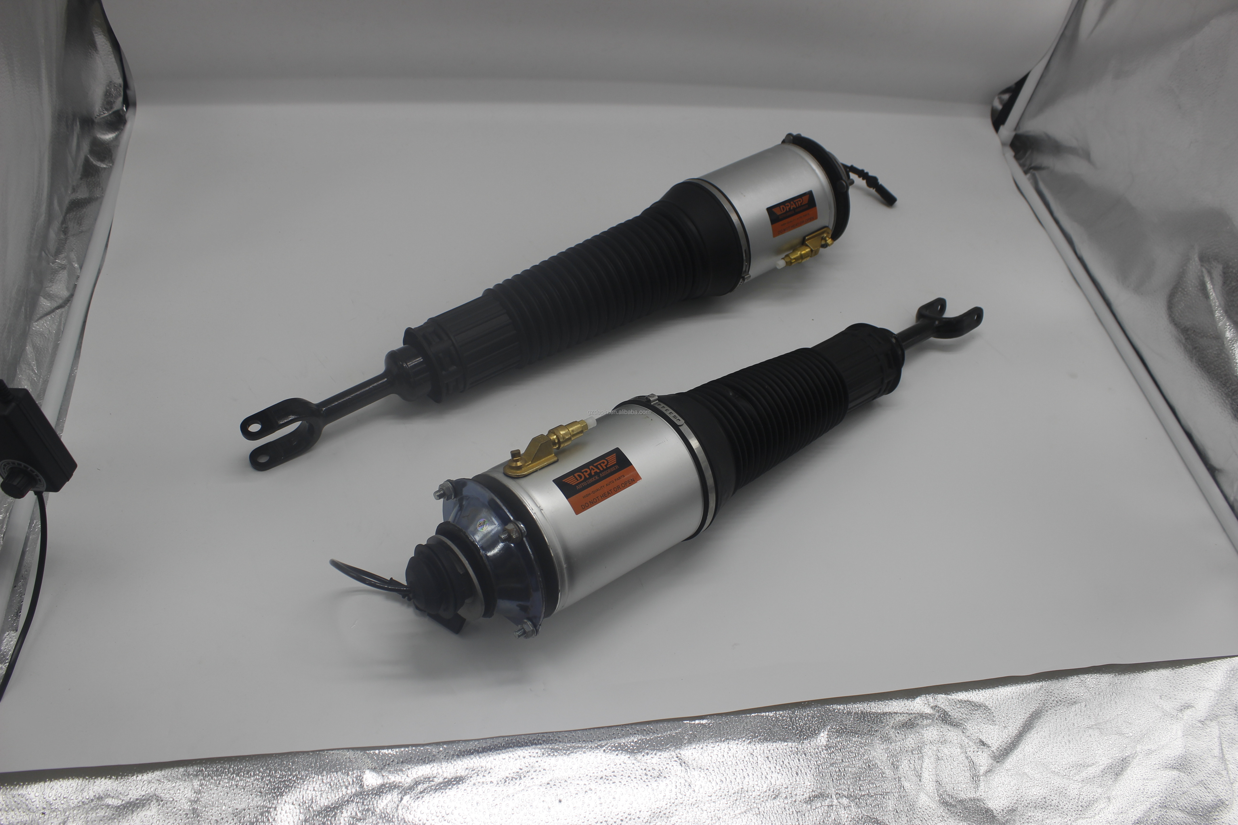 Replace/Repair Shock Absorber 4E0616039 4E0616040 for Audi A8 D3 4E OEM Standard
