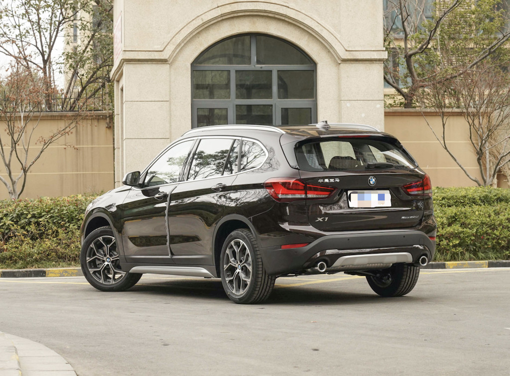 BMW X1 Drive 20 Li Fashion Edition Leaf Drive Compact SUV 1.5T Used