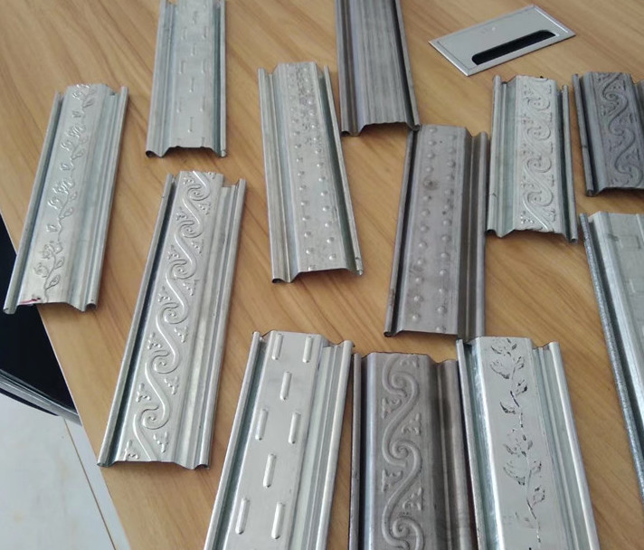Roller Shutter Slat Roll Forming Machine With Customized Embossing Design