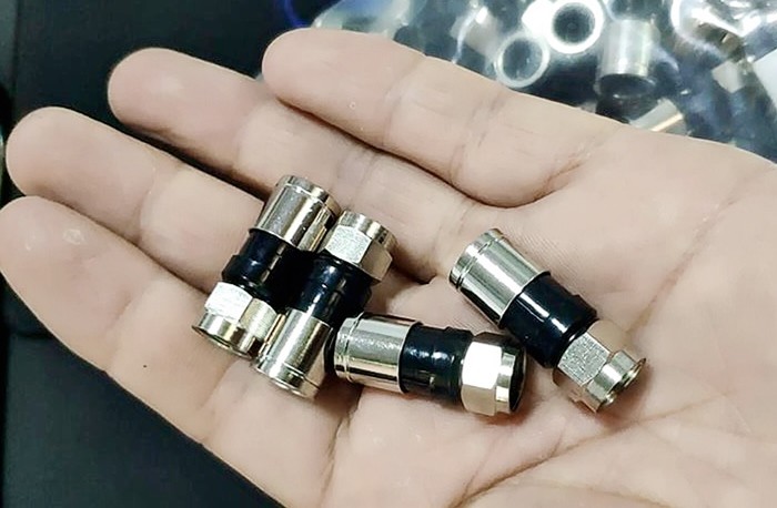 F Coaxial Cable Connector Twist On Compression Type Zinc Alloy / Nickel Plated