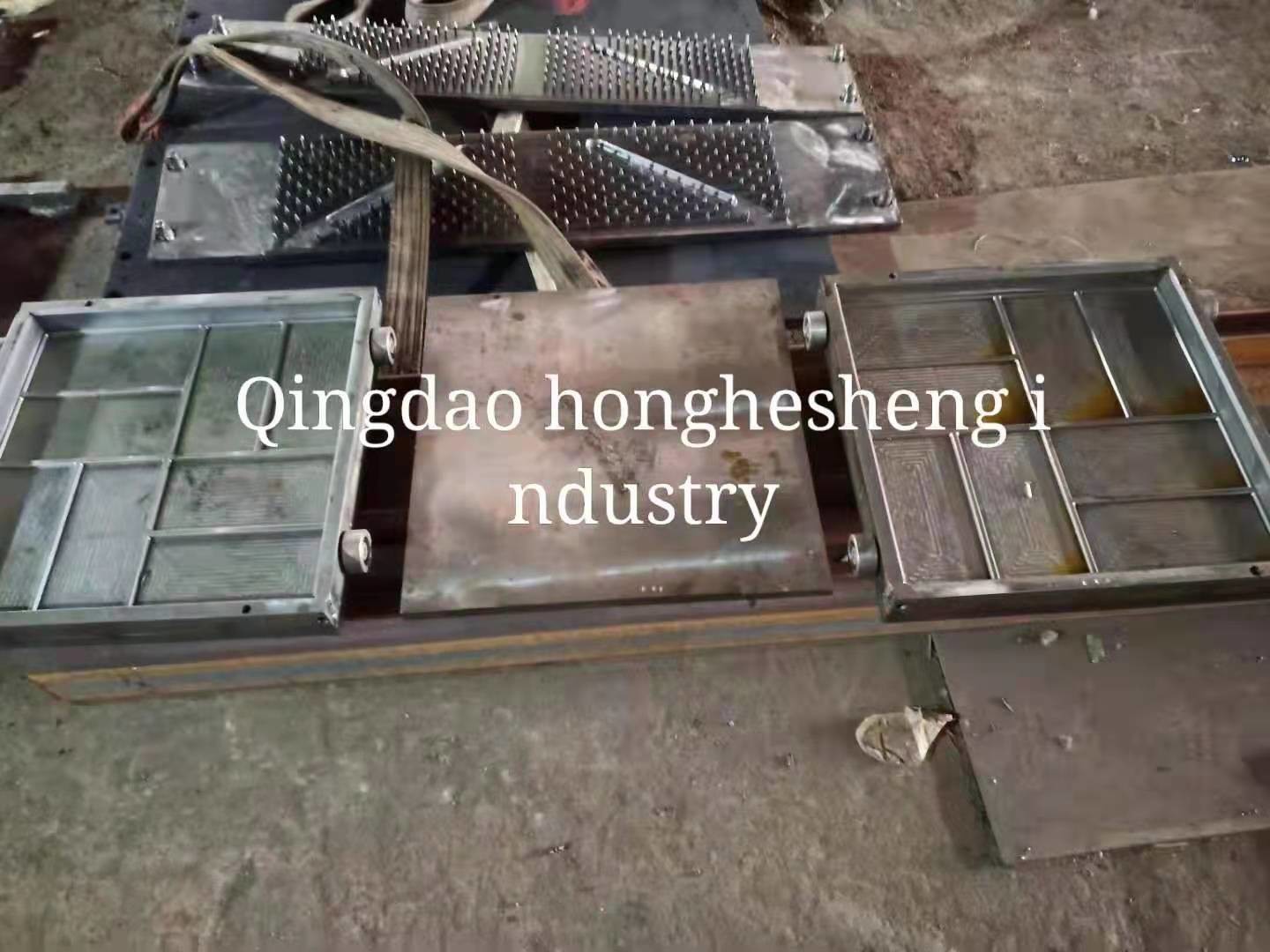 Outdoor Playground Rubber Vulcanizing Equipment 1100*1100mm 12kW