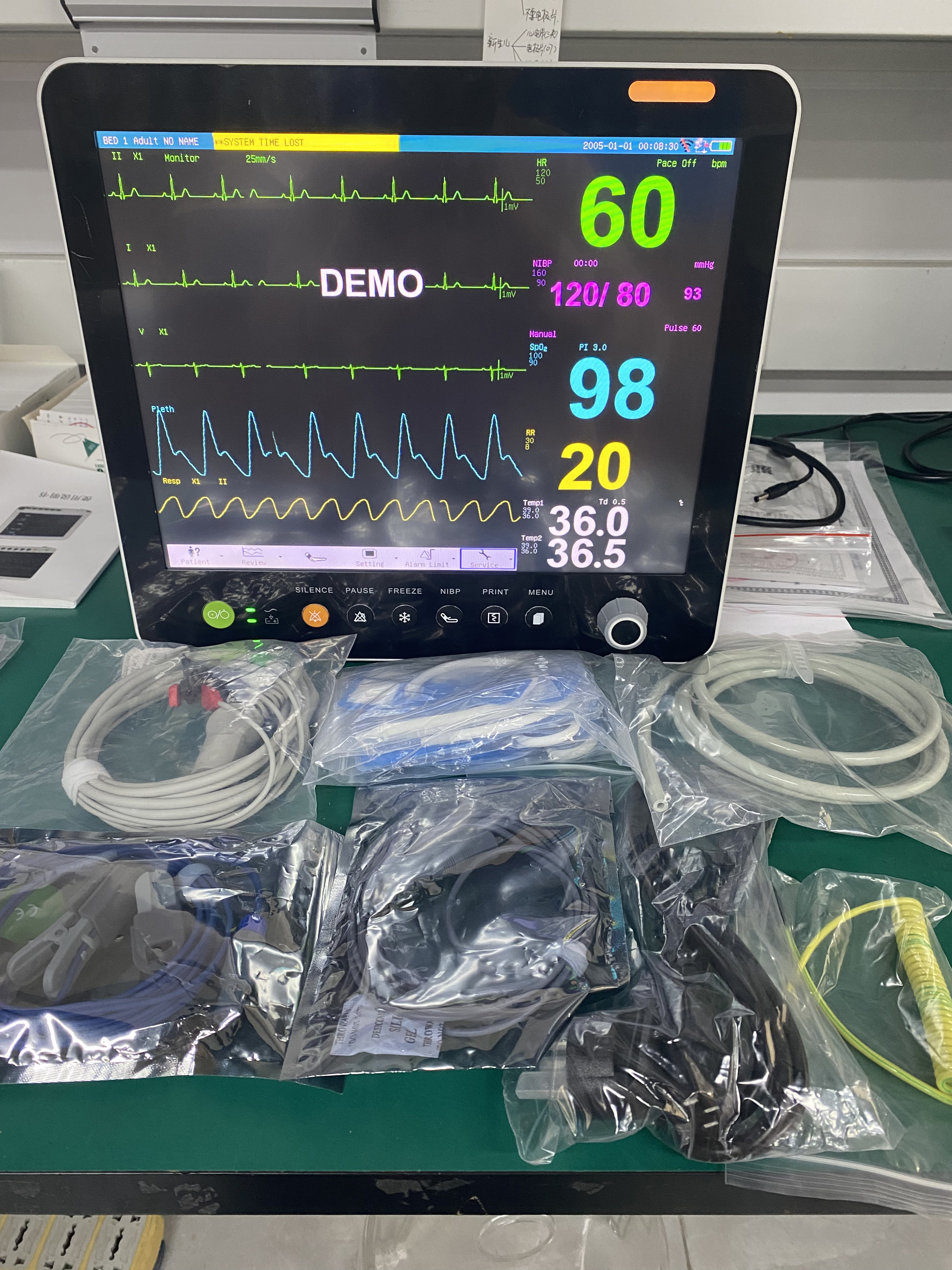 Audible / Visible Alarm Veterinary Multiparameter Monitor Lightweight for Pet Clinical