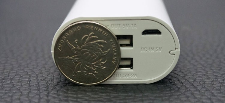 TOMO V8-2 18650 Power Bank Charger 10.jpg