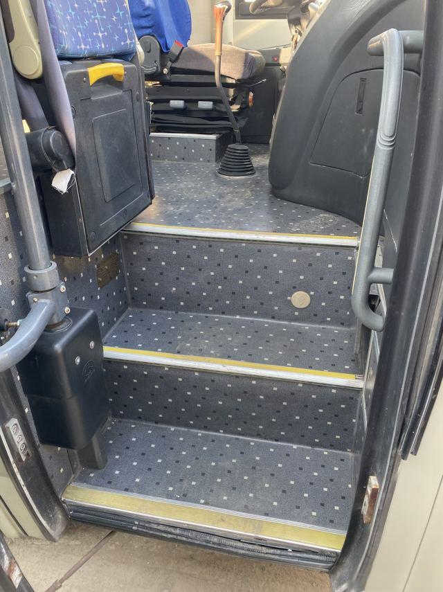 Kinglong Used Bus XMQ6802 Tour Bus 33seats Yuchai Engine Bus With Manual Transmission