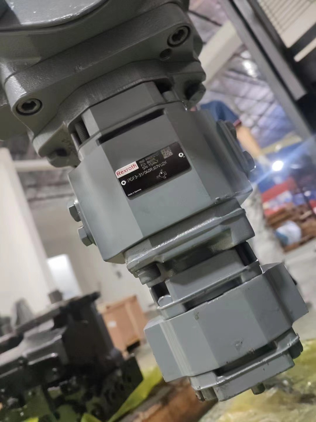 Triple A11VO75 PGF3 PGF2 Rexroth Hydraulic Piston Pumps Axial Variable Gear Pump