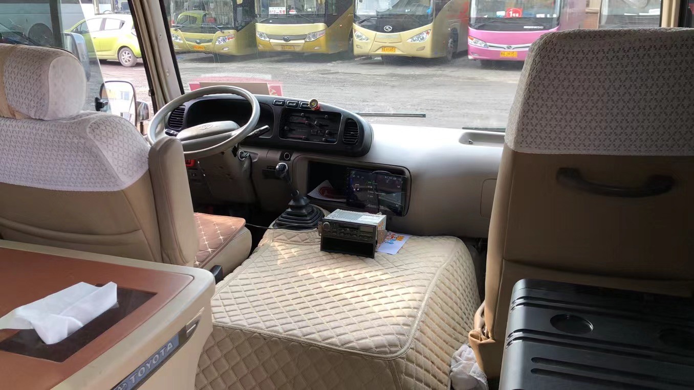 Mini Buses 23 Seater Toyota Coster Bus Mini School Bus Gasoline Engine Antomatic Door