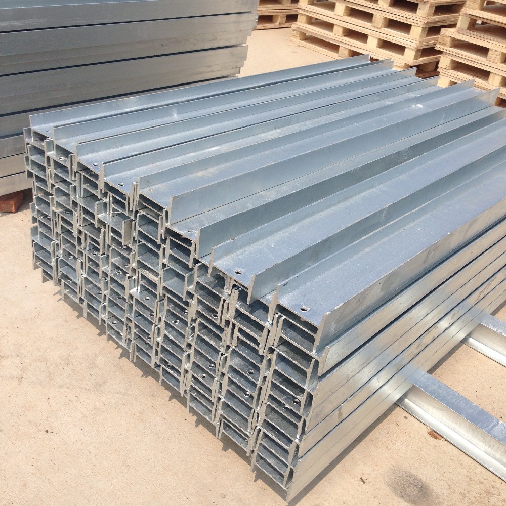 Roadway Safety W Beam Guardrail with Q235 Q345 Material and AASHTO M-180 Standard