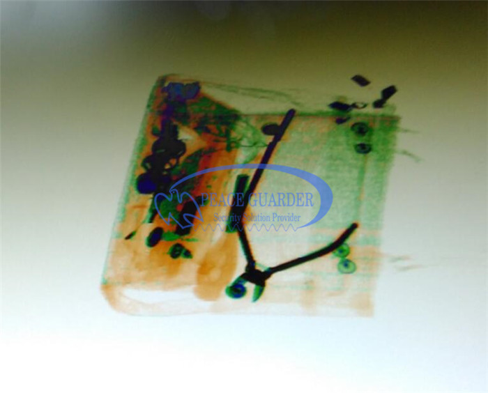Subway Station Medium X Ray Baggage Scanner 10mm Steel Penetration PG6550 With Operation Table