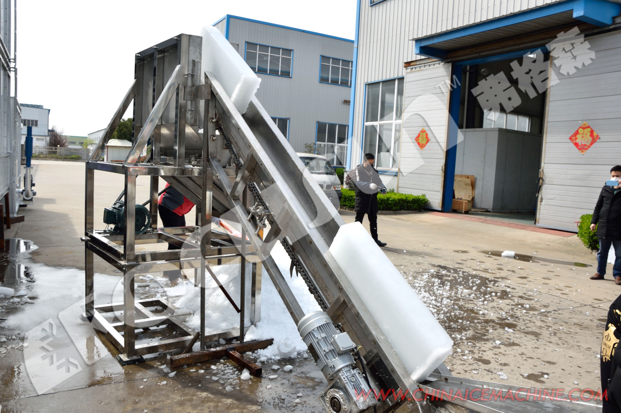 Smooth and Fast Ice Shaver Machine with Emerson Compressor L750W X W560m X H730m
