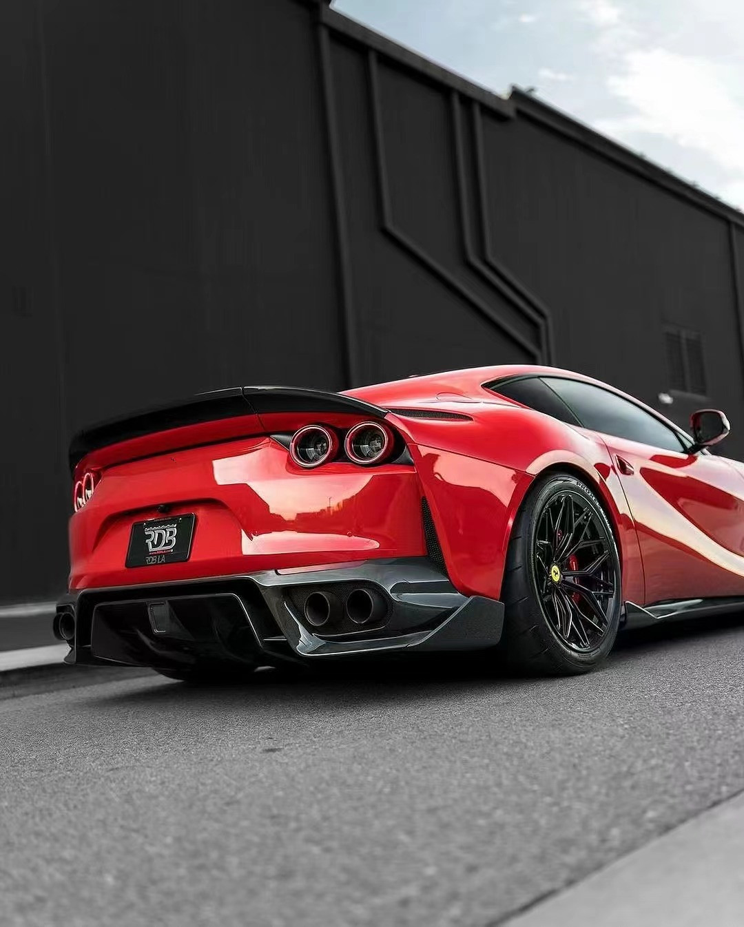1016 Ferrari Body Kit 812 190mm Carbon Fiber front bumper diffuser Spoiler