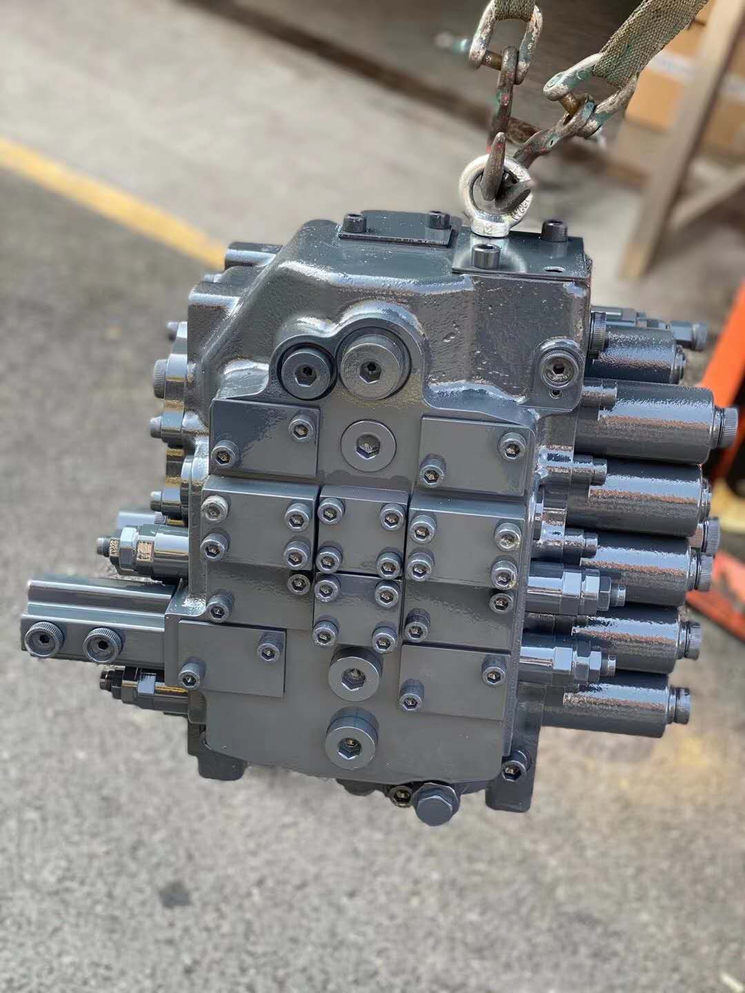 AV170 AV280 Distribution Control Valve Excavator Hydraulic Main Control Valve