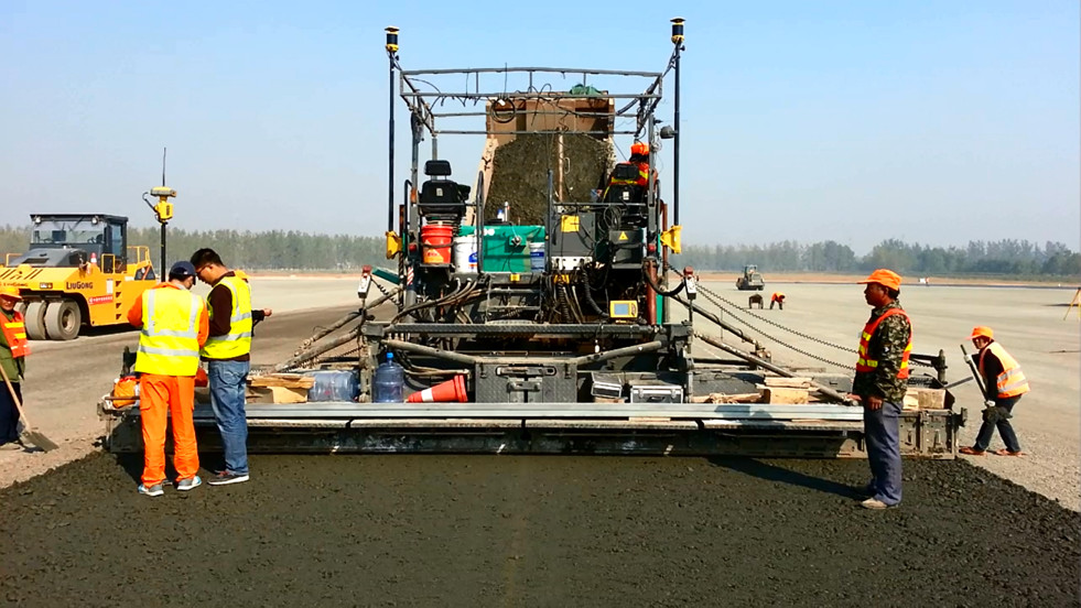 Accurate Paver 3D Intelligent Control Slipform Paver Vehicle Leveling System