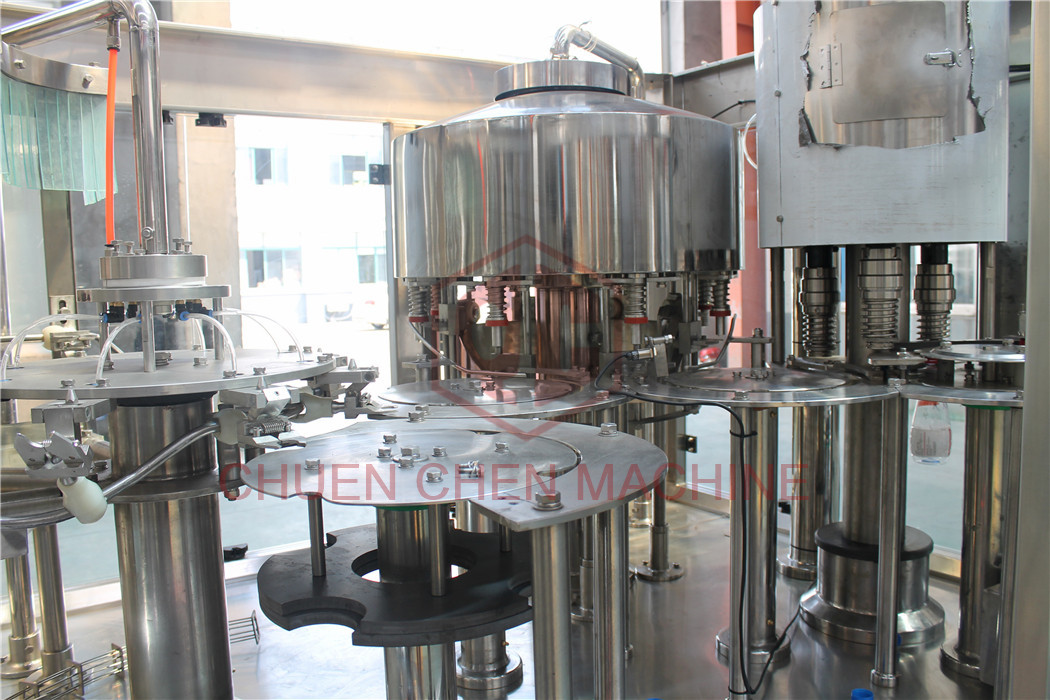 Auto Mineral Water Bottle Filling Machine Small Capacity 1000 - 2000BPH