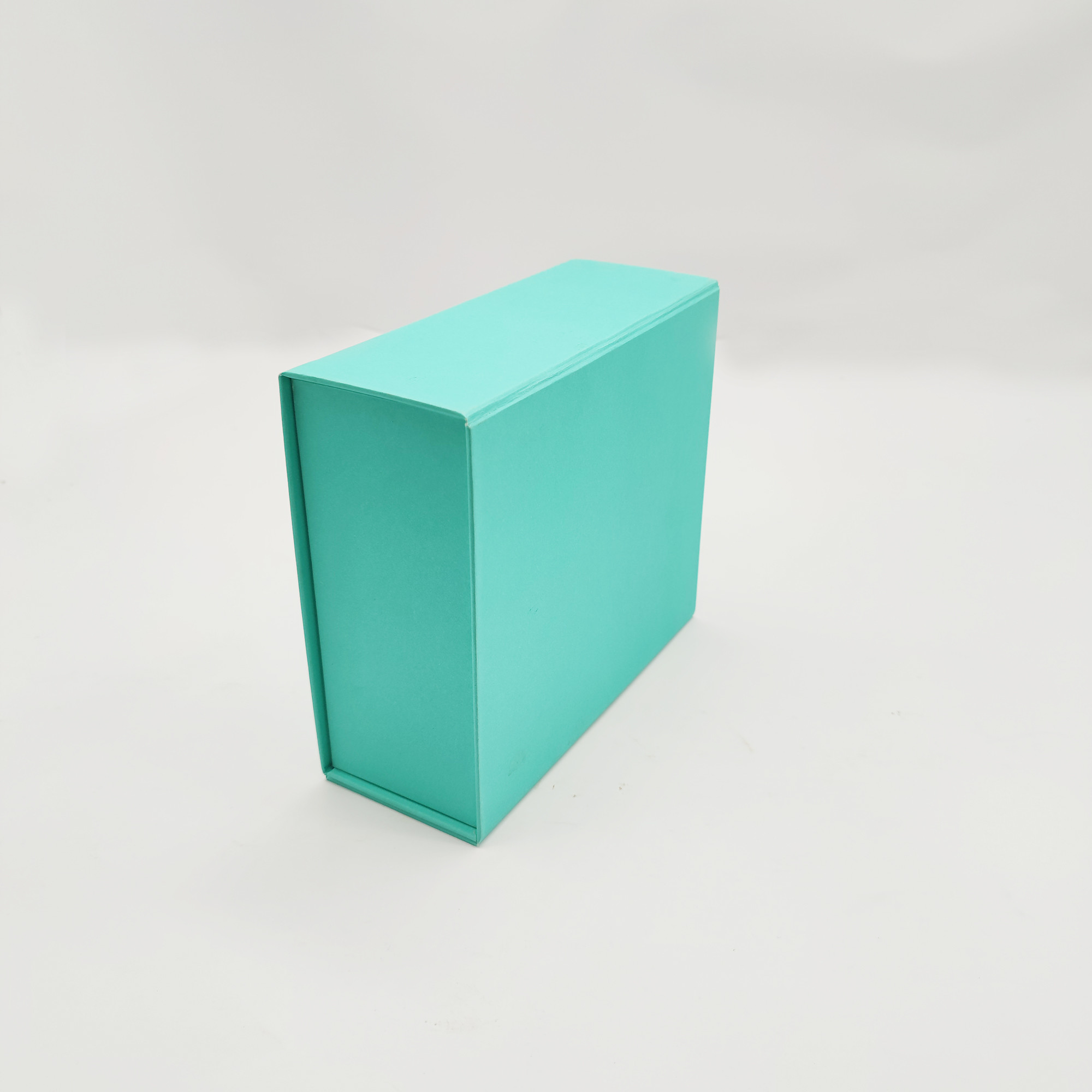 Magnetic Closed Cardboard Classic Gift Box Luxury Packaging Boxes