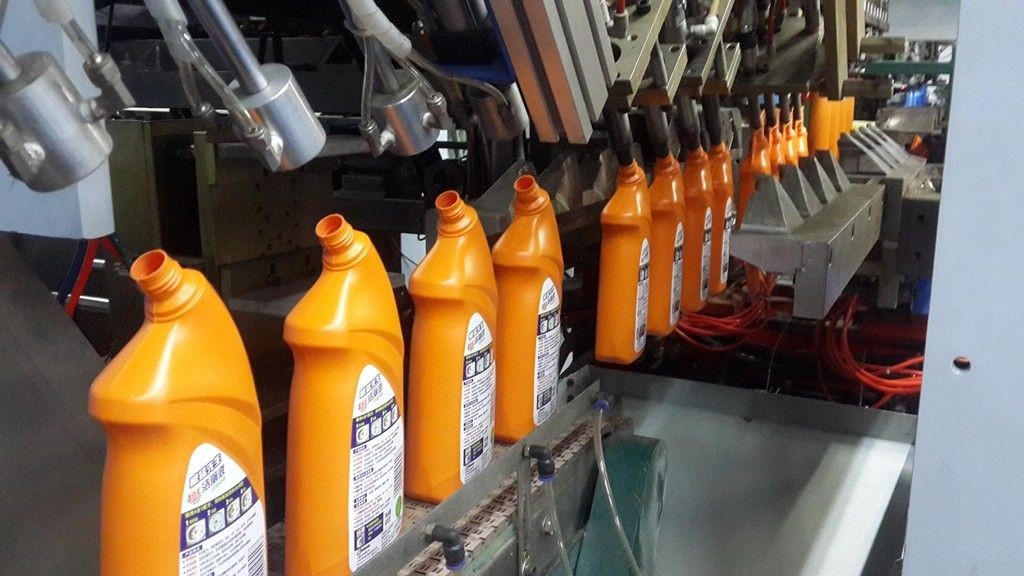Fully Automatic Blow Moulding Machine MP80FS With IML Machine In Mold Labeling