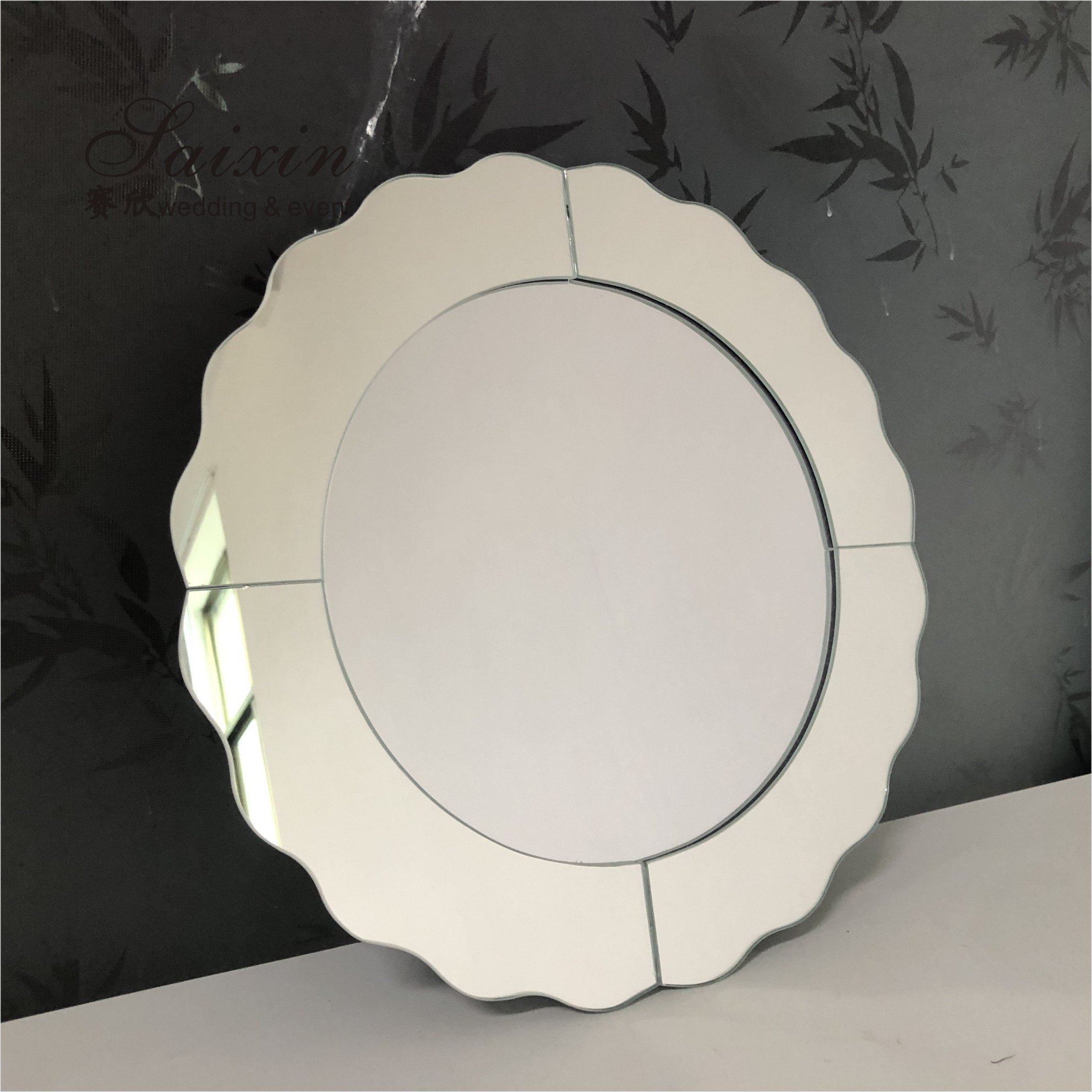 Silver Mirror Glass Charger Plates Waved Edges For Wedding Party Round