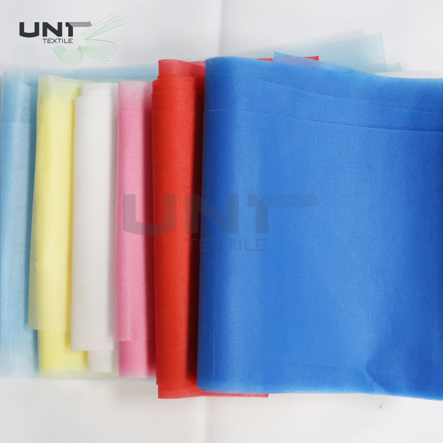 Eco Friendly Colorful PP Spunbond Non Woven Fabric For Diaper / Home Textile