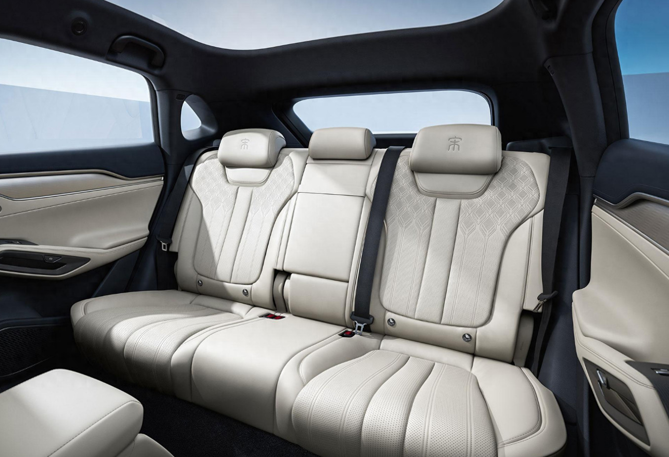 BYD Song L Sedan 5 Seater Two Wheel Drive 4×2 Range Of 500 Kilometers