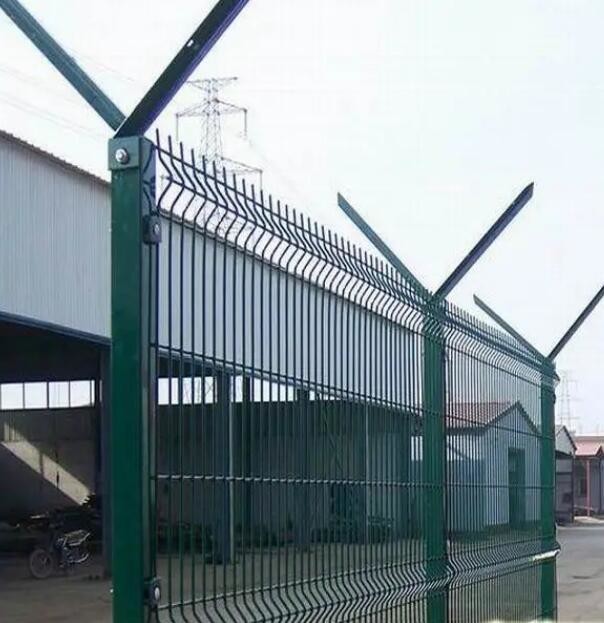 Residential Hot Dipped 4.5mm Galvanized Wire Mesh Fence Strong Corrosion Resistant