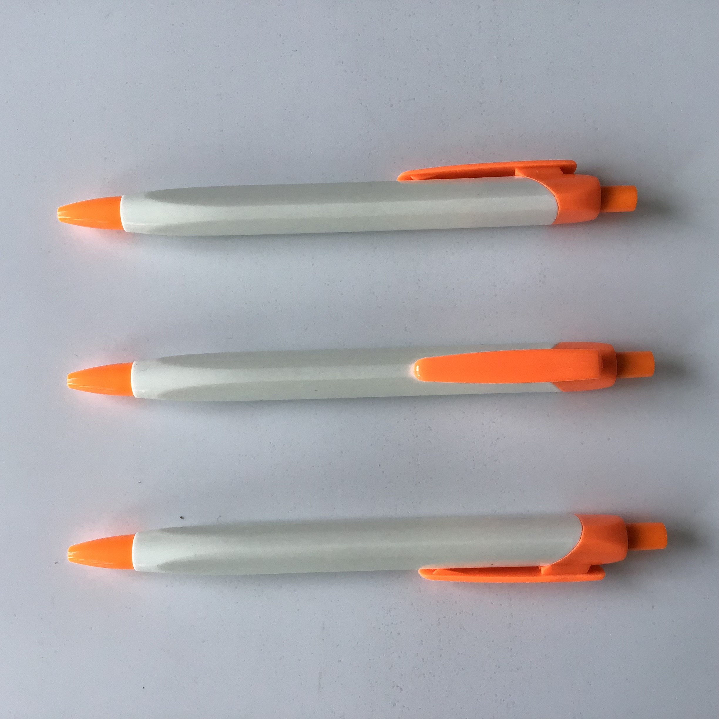 Plastic white triangle ballpoint pen with silk printing LOGO use for promotion