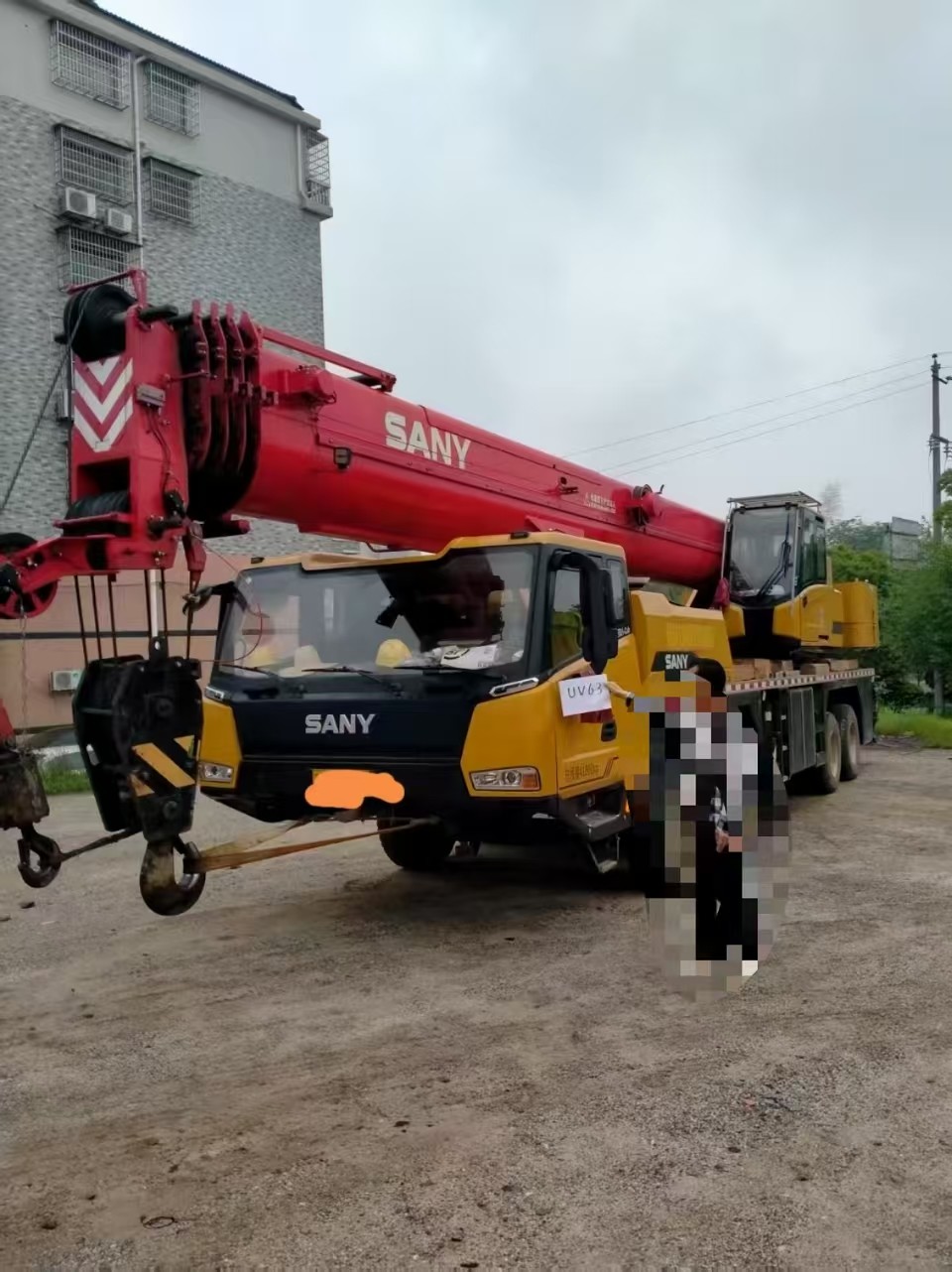 Yellow and Red Mobile Truck Crane For Sale 55 Tons Direct Source Max Working Height 45.5 Meters