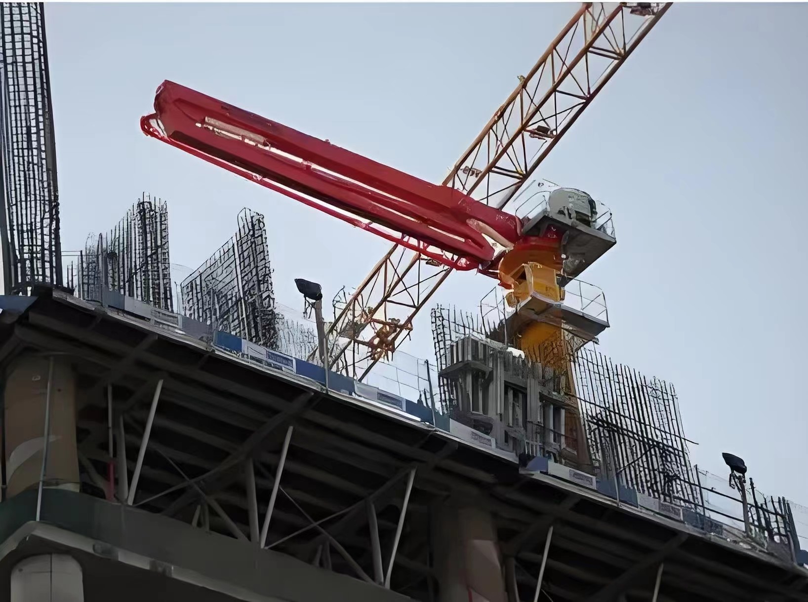 32M Concrete Placing Boom Floor Wedge