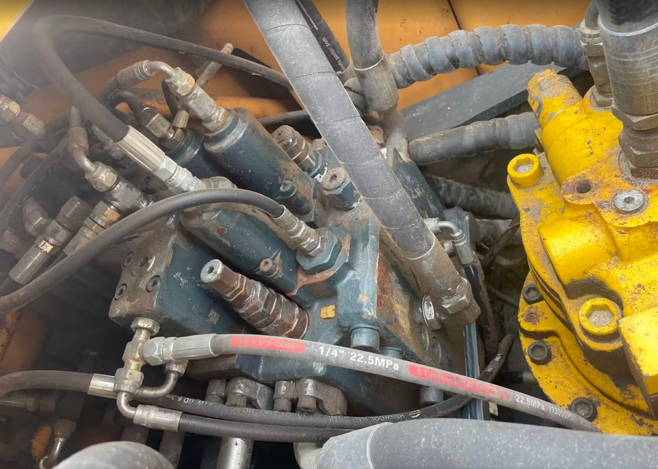 Original Korea Brand Used Hyundai 225LC Crawler Excavator 22T Second Hand Digger Machine For Sale