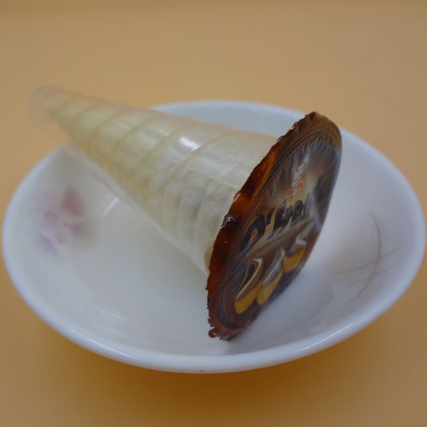 Crispy ice-cream shape chocolate sweet cocoa chocolate jar with cookies nice snack