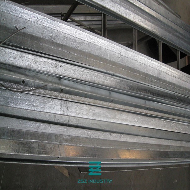 Electric Galvanized Fence Fittings T Shaped Fence Posts 2.25m Height 4.14 Kg