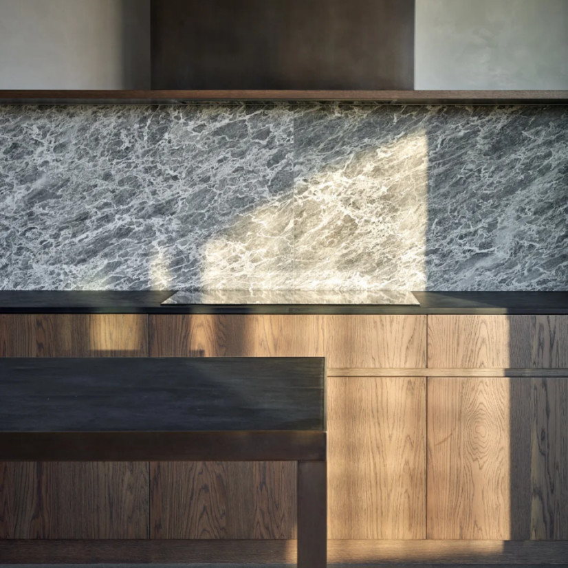 Custom Modern Style Quartz Countertop Kitchen Cabinet with Island Oak Wood Veneer Kitchen Cabinet