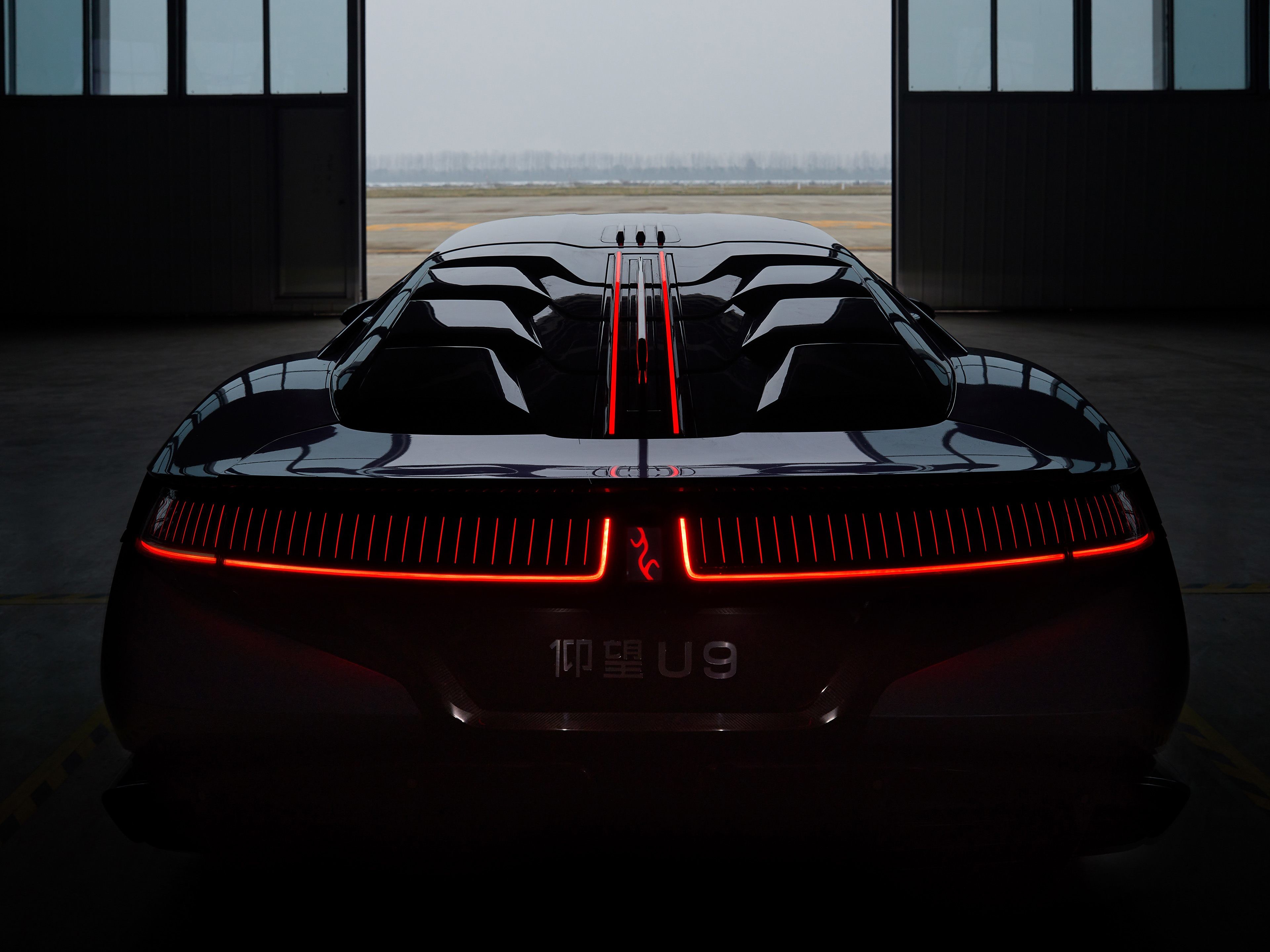 Byd Yangwang U9 2024 Standard Luxury Awd Four Motors Sports Car Pure Electric 1306 HP High Speed Sports New Car Price