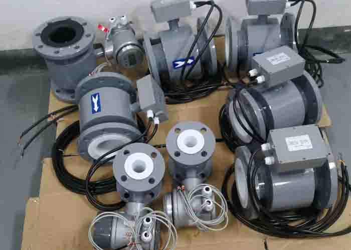 Turbine Industrial Water Flow Meter For Municipal Water Utility And Food Industry