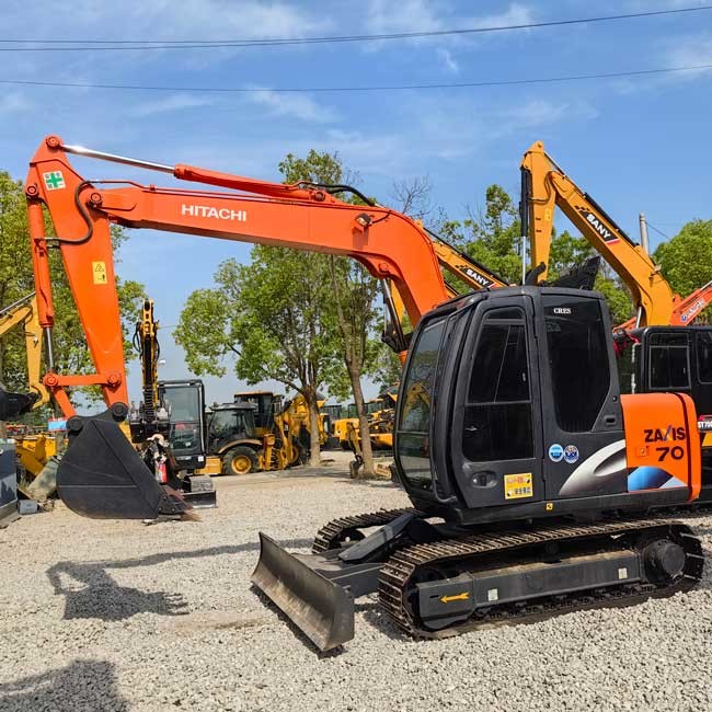 0.67 Tons Compact Used Excavator Hitachi ZX70 Crawl Excavator 0.33m3 Bucket Capacity