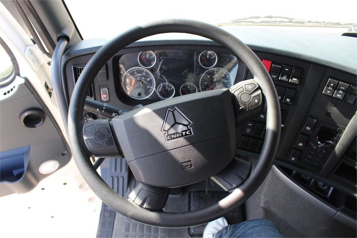 T7H HOWO Heavy Truck, Air Deflector With Air Conditioner , 500HP, 4X2 Single-Axle Tractor
