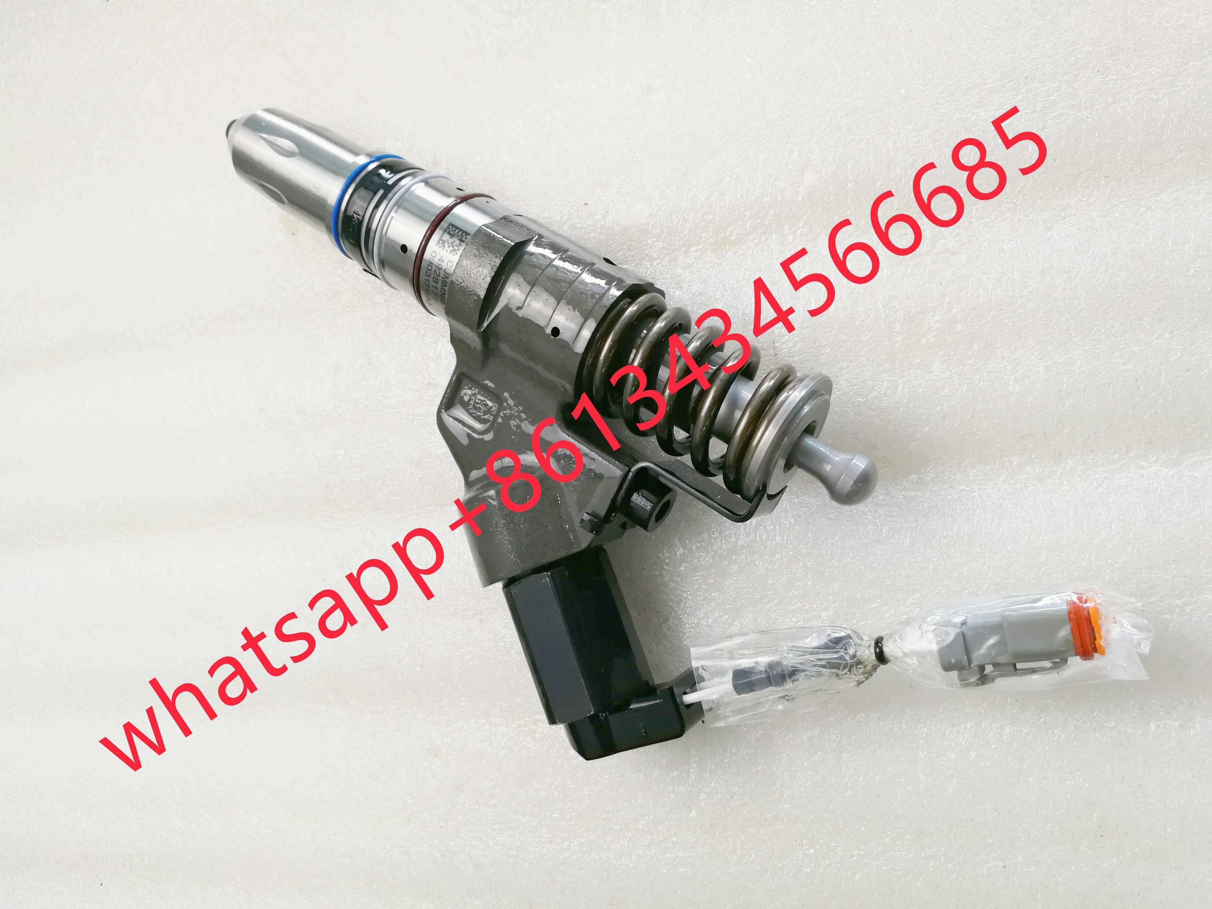QSM11 M11 ISM11 Diesel Engine parts 4928171 Fuel injector for cummins