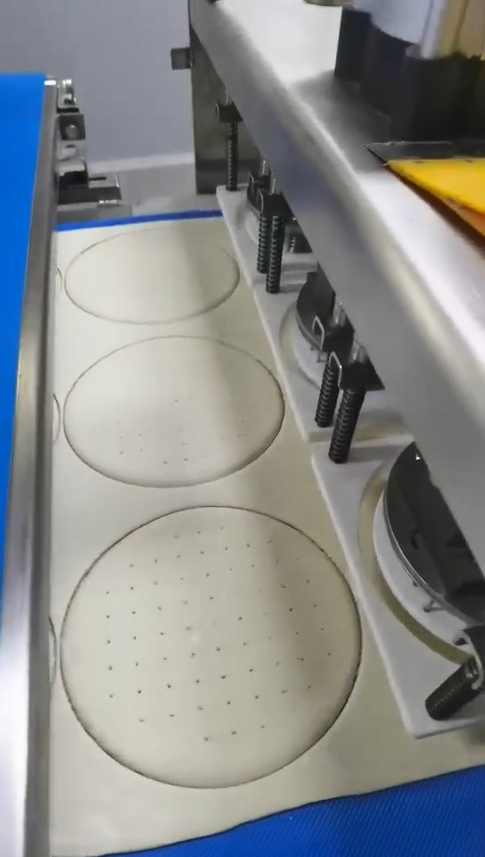 Semi Automatic Adjustable Pizza Base Maker Line With CE Certification
