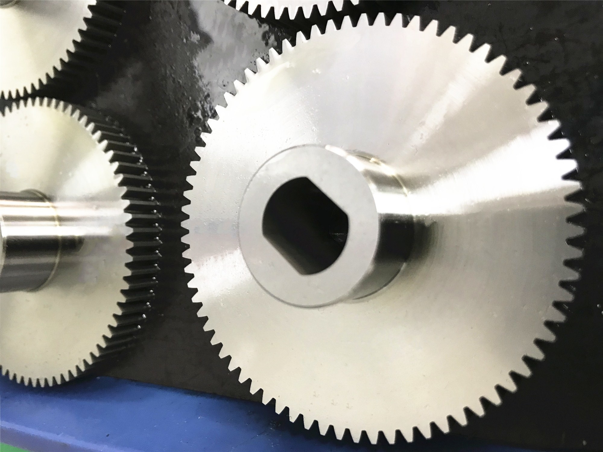 Gear Shape Precision Machined Components / Lathe Processing Auto Spare parts