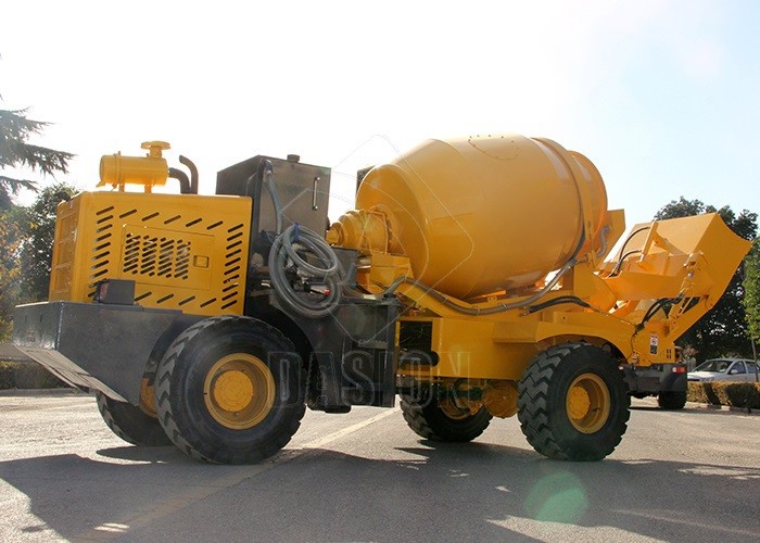 Self Loading Concrete Mixer