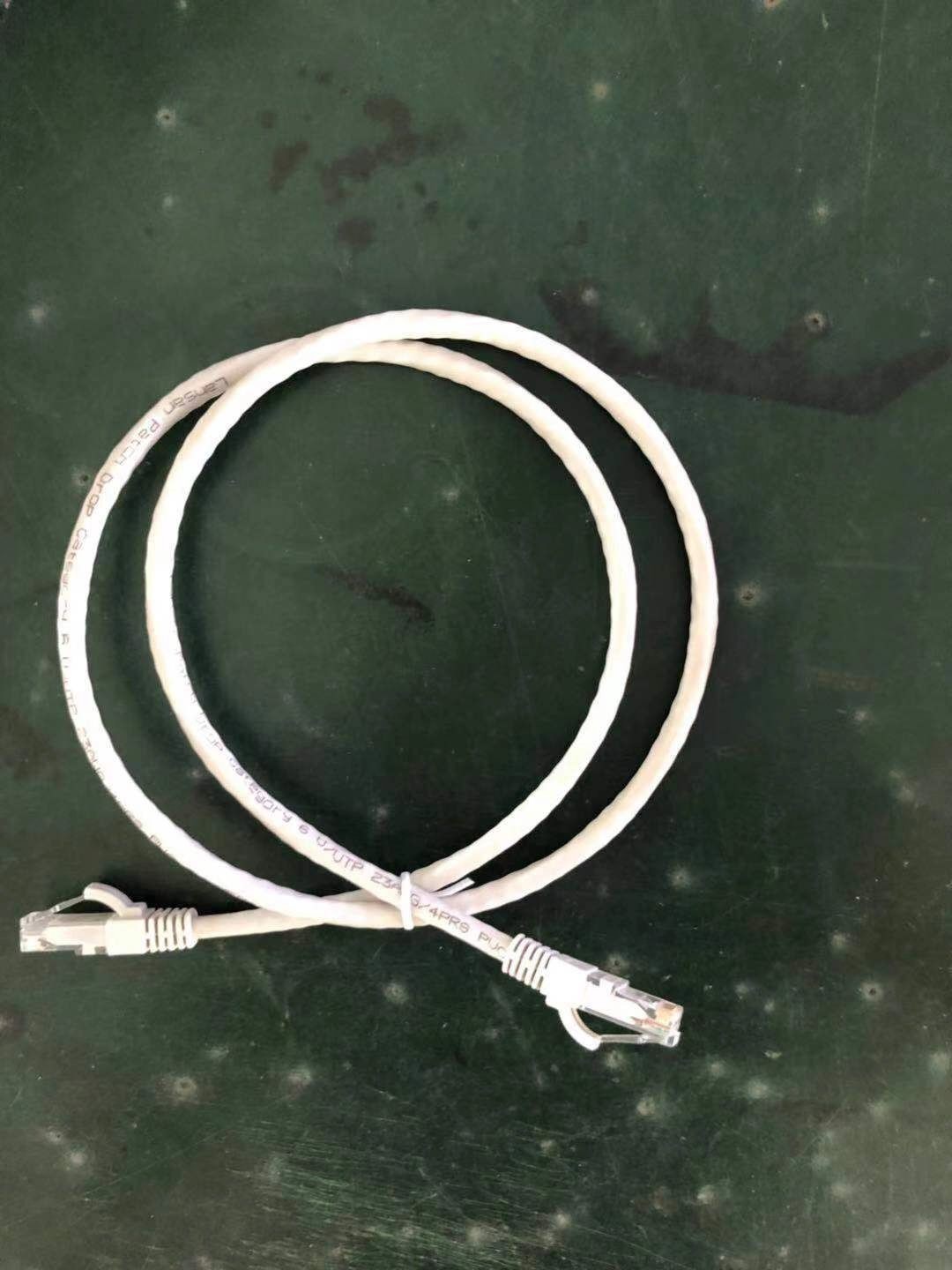 24AWG UTP 4 Pair Bare Copper 90° Bending Cat6 Patch Cord