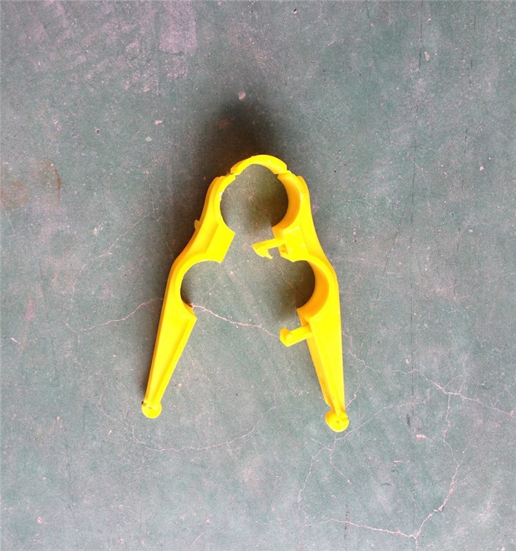 Automatic poultry nipple drinking system for livestock QL204