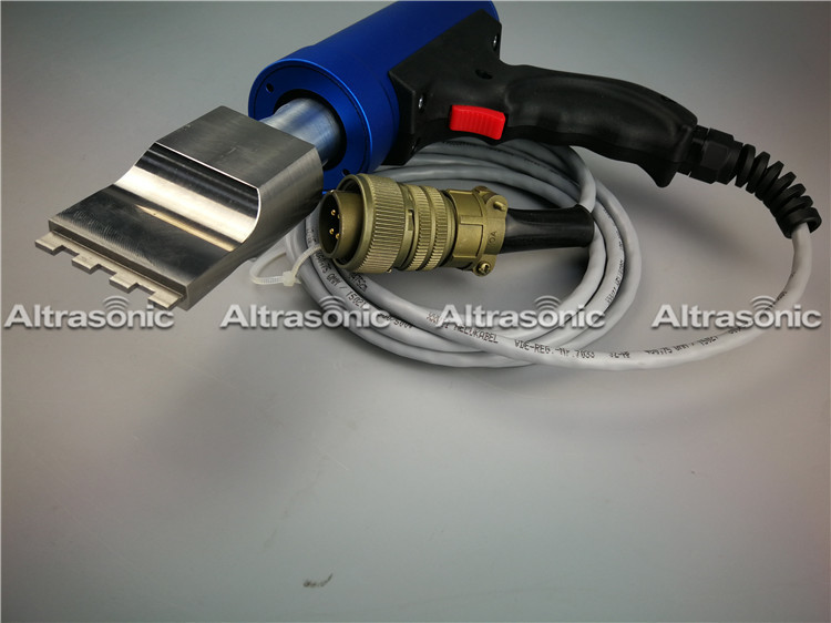 Ultrasonic Puncture 30Khz Welder for Automobile Rear Wing Board