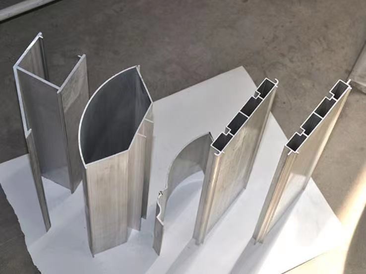 0.3T 5.85m Aluminum Extrusion Profiles LED Aluminum Heatsink Extrusion Profiles