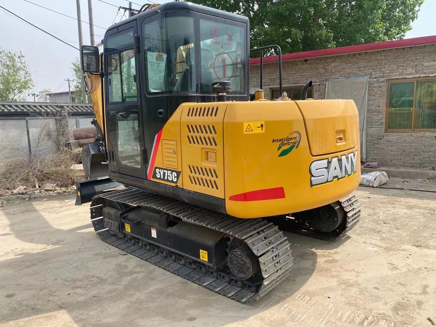 From China Second hand construction machinery, used Sany 75 excavator