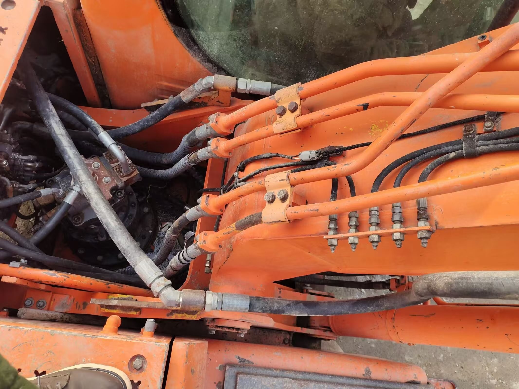 Doosan DX225LC excavator with original quality and affordable price