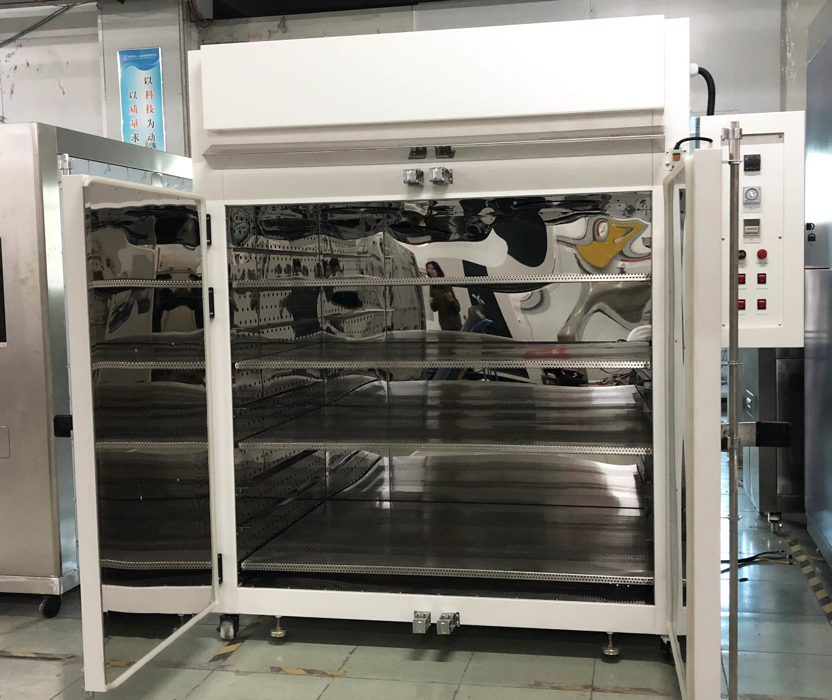 LIYI Vertical Electric Drum Wind Drying Oven OMRON PID Controller For Chemicals