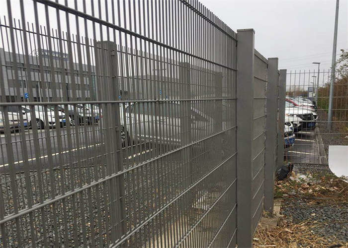 868 Double Wire Mesh Fence