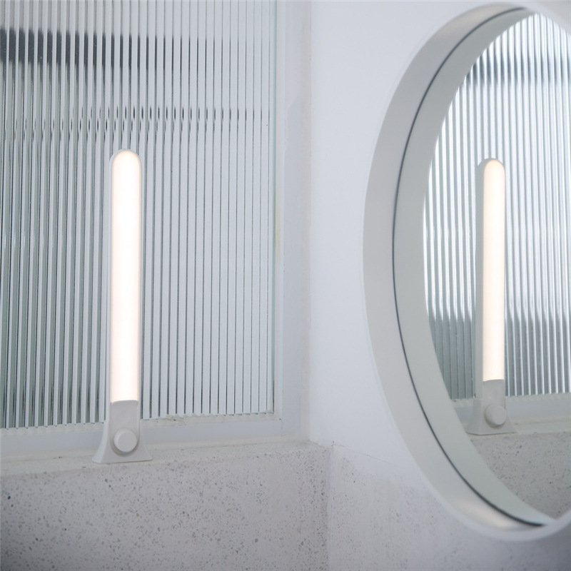 1.2W Rechargeable Wireless Under Cabinet Lighting / 200g Cupboard Motion Sensor Light