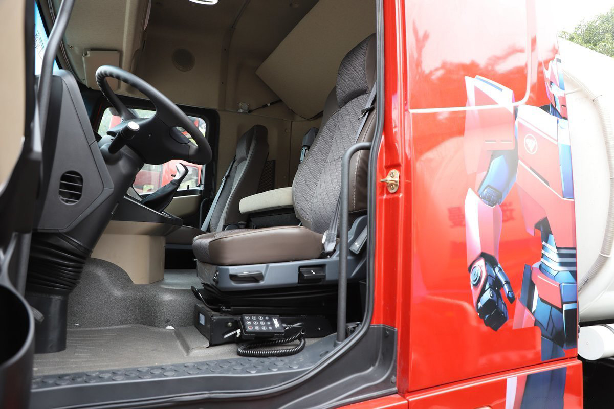 Auman HFV5320 GTL Half-row Seat Diesel 12-speed 360HP 8X4 Fuel Tank 30m³ Foton Oil Tanker Truck